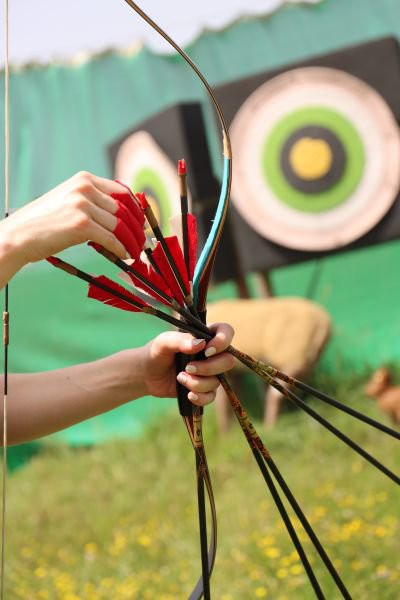 Besondere Technik des berittenen Bogenschießens