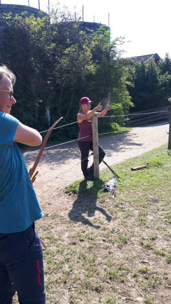 Berittenes Bogenschießen